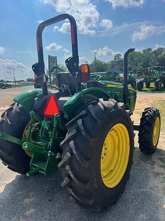 Image of John Deere 5060E equipment image 4