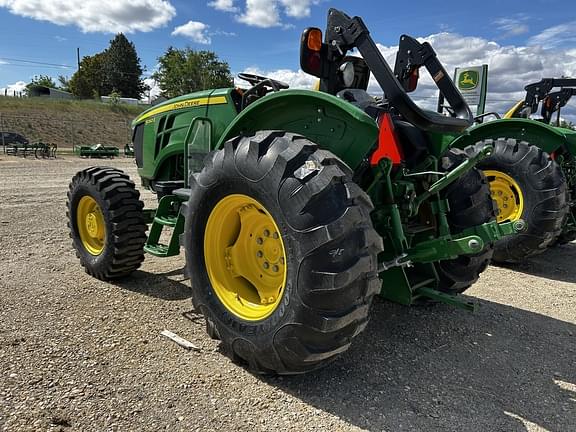 Image of John Deere 5060E equipment image 4