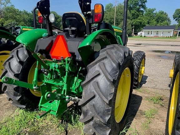 Image of John Deere 5060E equipment image 4