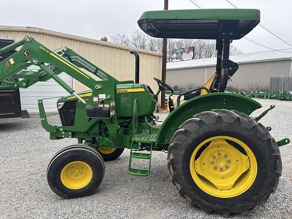 Image of John Deere 5060E equipment image 4