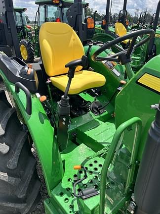 Image of John Deere 5060E equipment image 4