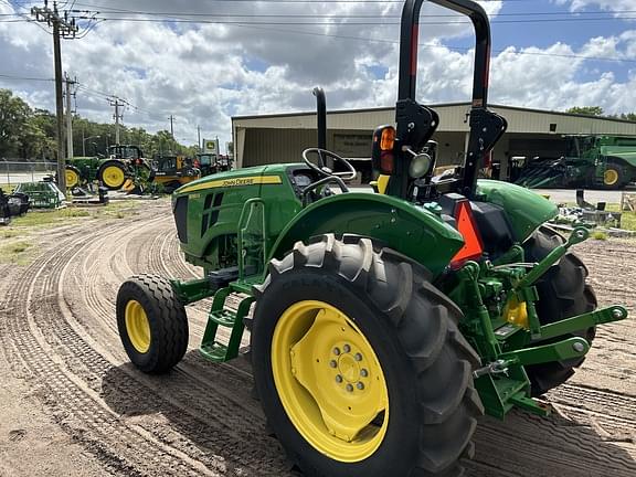 Image of John Deere 5060E equipment image 4