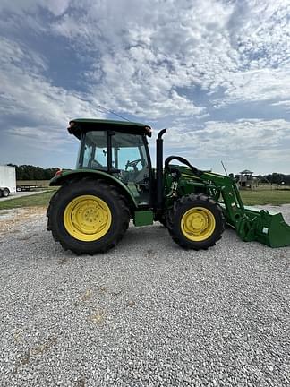 Image of John Deere 5060E equipment image 1