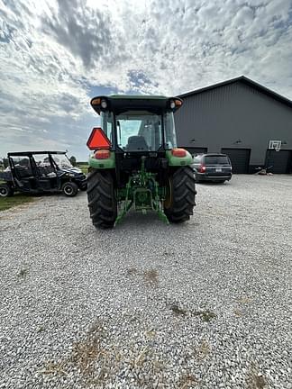 Image of John Deere 5060E equipment image 3