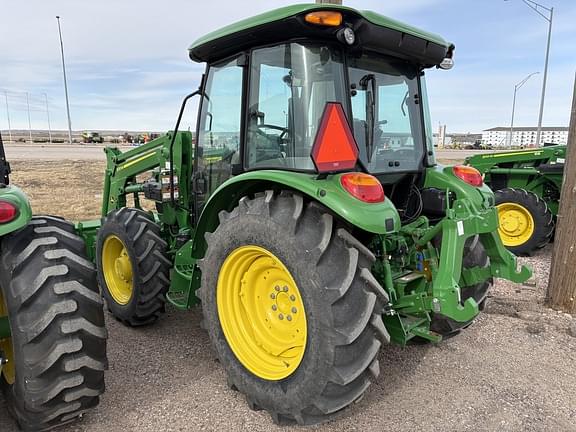 Image of John Deere 5060E equipment image 4