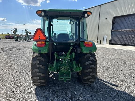 Image of John Deere 5060E equipment image 3