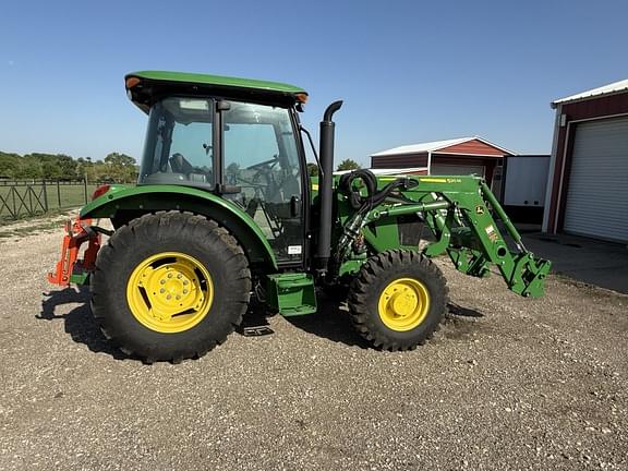 Image of John Deere 5060E equipment image 4