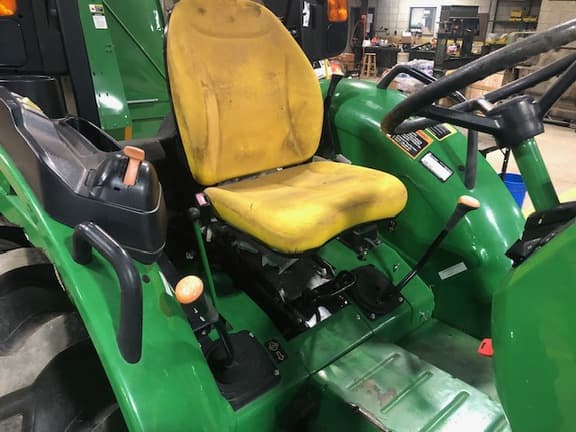 Image of John Deere 5060E equipment image 2