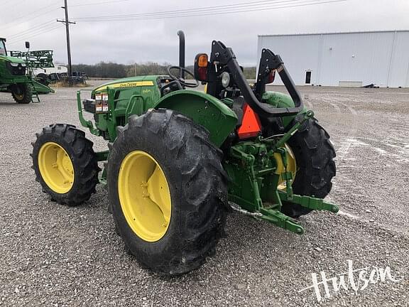 Image of John Deere 5060E equipment image 2