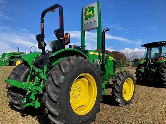 Image of John Deere 5060E equipment image 1