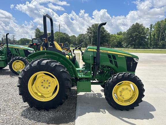 Image of John Deere 5060E equipment image 3