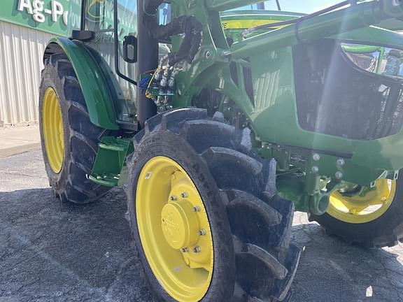 Image of John Deere 5060E equipment image 2