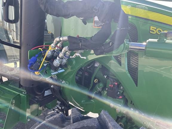 Image of John Deere 5060E equipment image 3