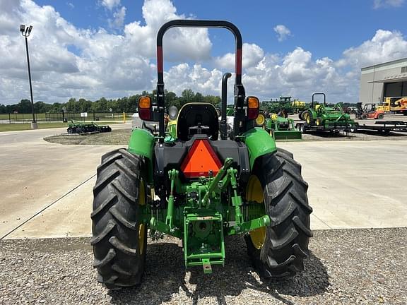 Image of John Deere 5060E equipment image 3