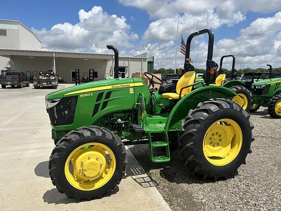 Image of John Deere 5060E equipment image 2