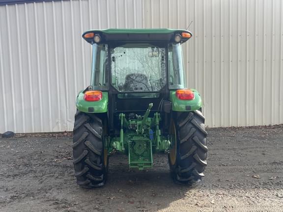 Image of John Deere 5060E equipment image 3