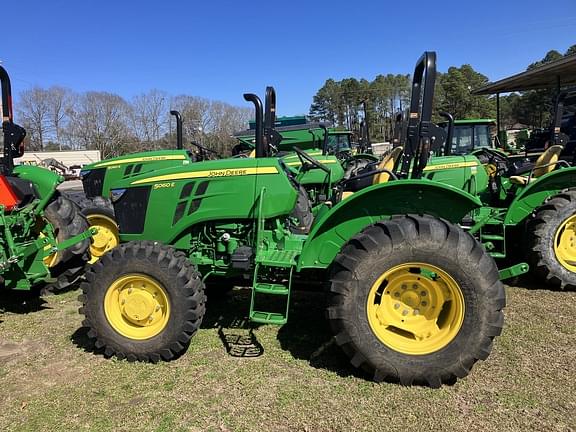 Image of John Deere 5060E equipment image 2
