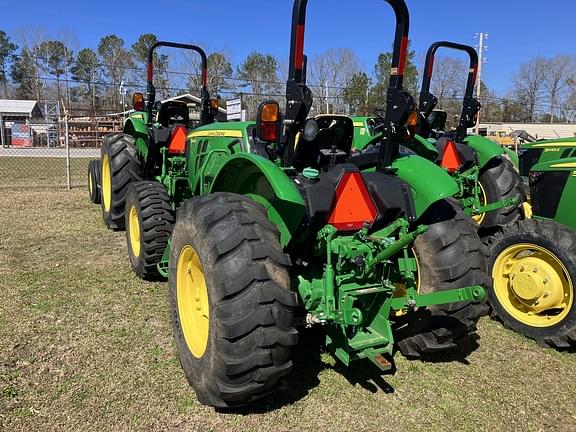 Image of John Deere 5060E equipment image 3