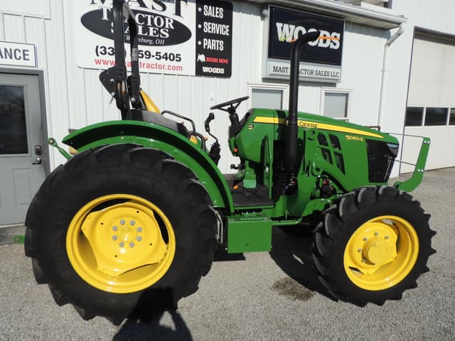 Image of John Deere 5060E equipment image 3