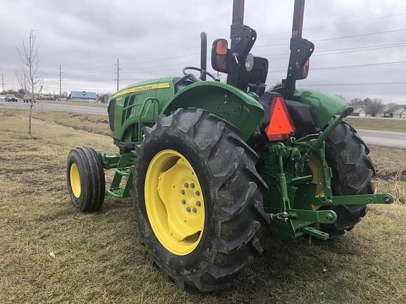 Image of John Deere 5060E equipment image 3