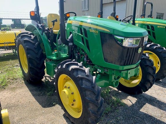 Main image John Deere 5060E