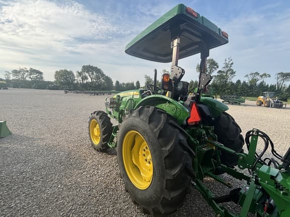 Image of John Deere 5060E equipment image 3