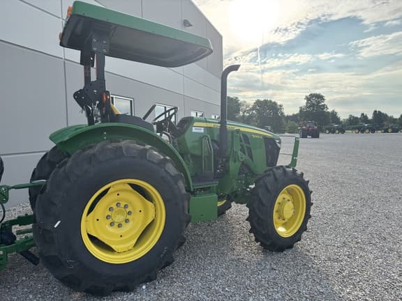 Image of John Deere 5060E equipment image 1