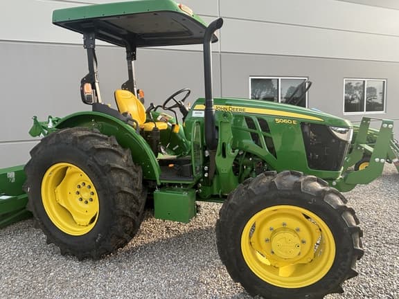 Image of John Deere 5060E equipment image 4