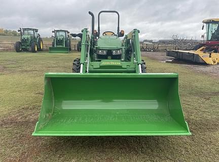 Image of John Deere 5060E equipment image 1