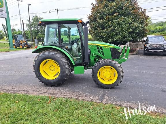 Image of John Deere 5060E equipment image 1