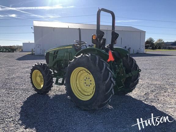 Image of John Deere 5060E equipment image 3