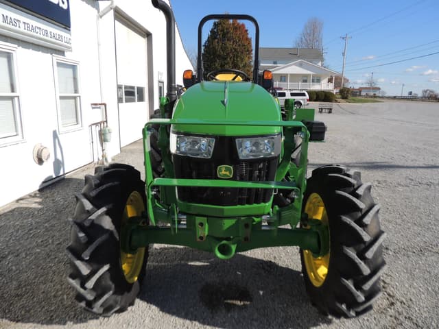 Image of John Deere 5060E equipment image 4