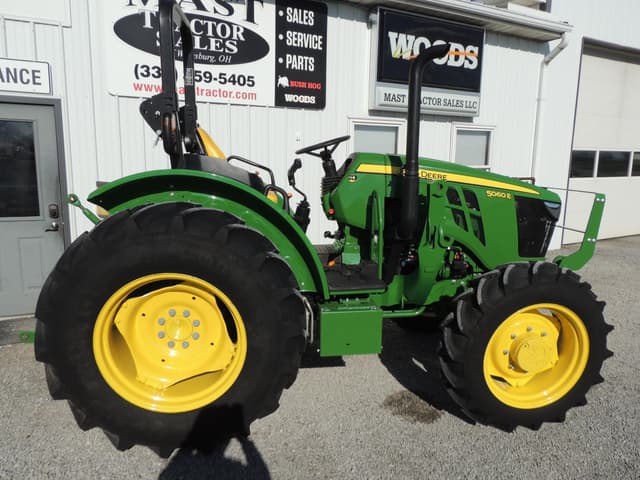 Image of John Deere 5060E equipment image 3