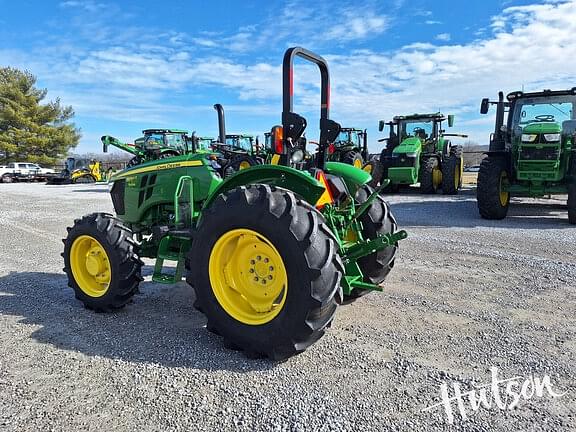 Image of John Deere 5060E equipment image 1