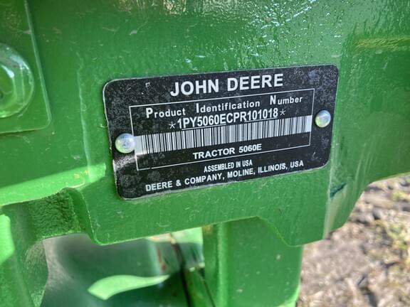 Image of John Deere 5060E equipment image 4
