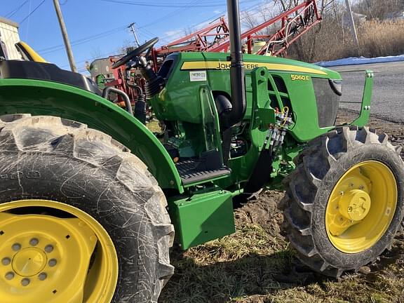 Image of John Deere 5060E Primary image