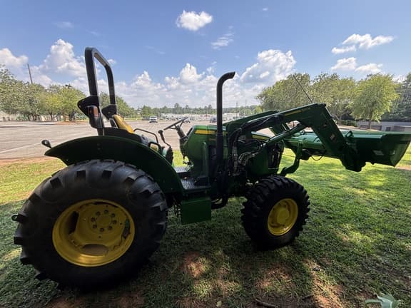Image of John Deere 5060E equipment image 3