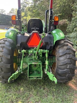 Image of John Deere 5060E equipment image 2