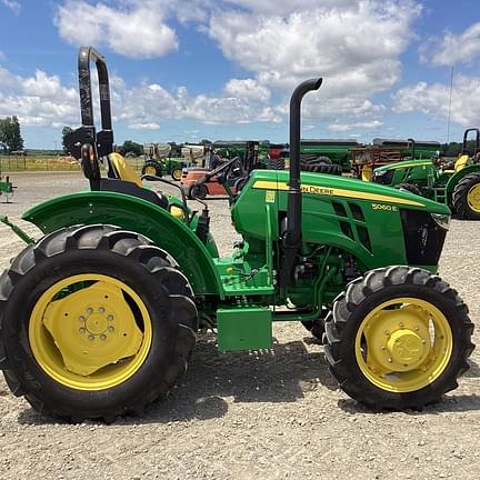 Image of John Deere 5060E equipment image 3