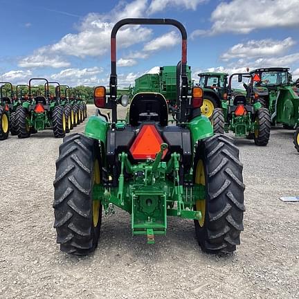 Image of John Deere 5060E equipment image 2