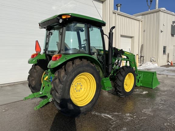 Image of John Deere 5060E equipment image 2