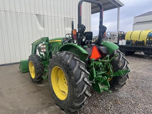 Image of John Deere 5060E equipment image 4