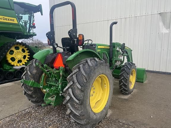 Image of John Deere 5060E equipment image 3