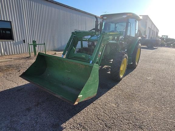 Image of John Deere 5060E equipment image 2