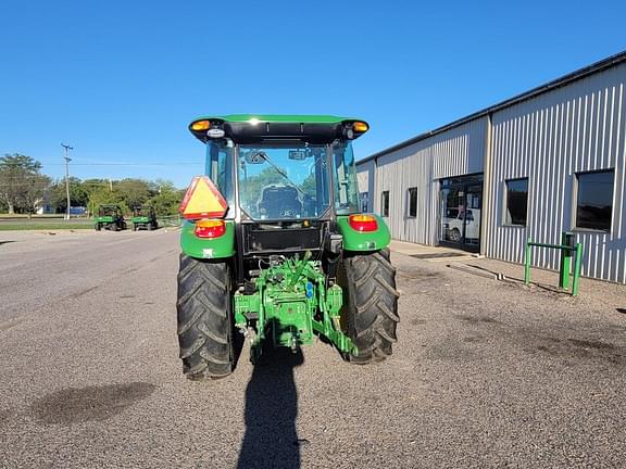 Image of John Deere 5060E equipment image 4