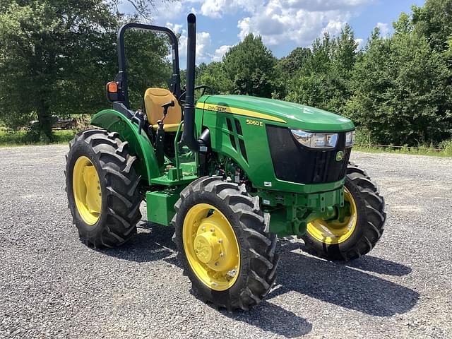 Image of John Deere 5060E equipment image 4