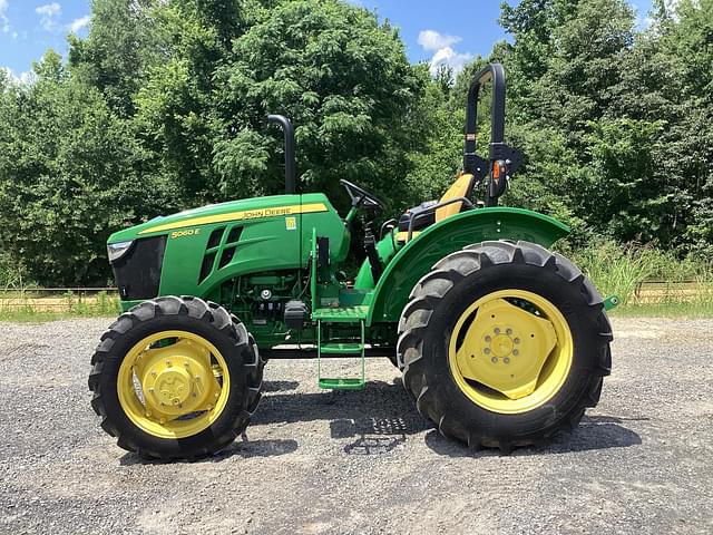 Image of John Deere 5060E equipment image 1