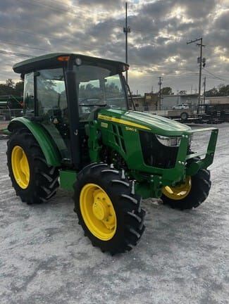 Main image John Deere 5060E