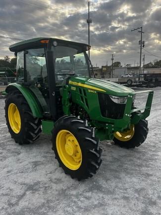 Main image John Deere 5060E