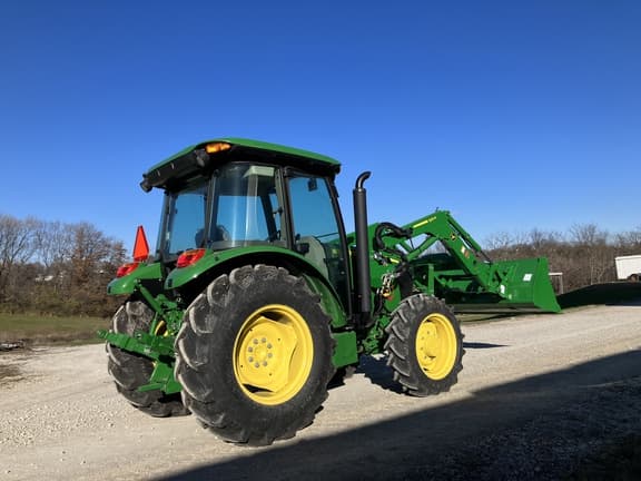 Image of John Deere 5060E equipment image 3